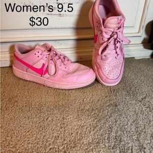 Nike Women's Bright Pink Sneakers